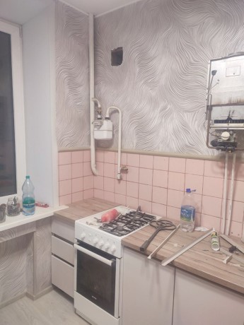 prodam-2-x-komnatnuiu-kvartiru-centr-goroda-luganska-r-n-kafe-snezinka-big-0