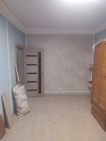 prodam-2-x-komnatnuiu-kvartiru-centr-goroda-luganska-r-n-kafe-snezinka-big-1