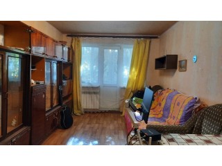 2-ком. квартира в Куйбышевском р-не. пл. Бакинских комиссаров,, 46 м2, 2/5