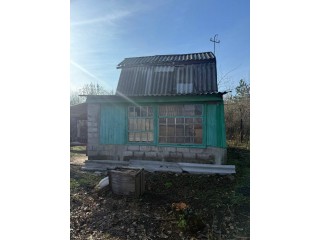 Участок с постройкой в Калининском р-не. (ориентир Ботанический сад)