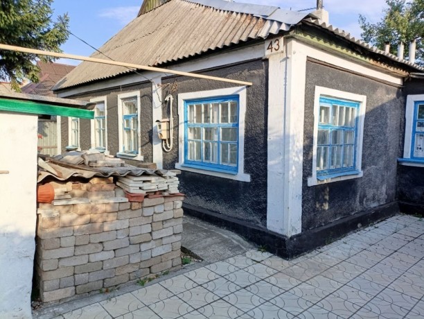 dom-v-budenovskom-r-ne-ul-verxnekurganskaia-big-0