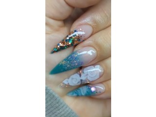Наращивание и коррекция акриловых ногтей