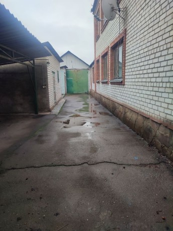 prodam-2-x-etaznyi-dom-r-n-ost-burevestnik-big-1