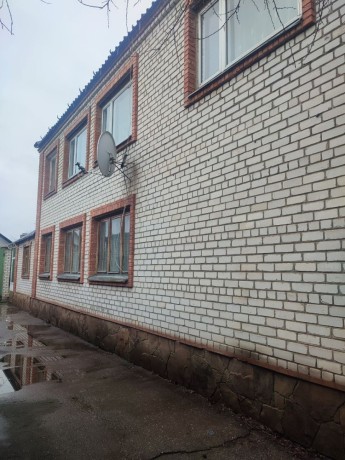 prodam-2-x-etaznyi-dom-r-n-ost-burevestnik-big-0