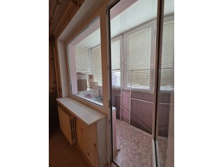 3-х ком. квартира в Калининском р-не, б. Шахтостроителей