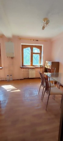 prodam-3-x-komn-kvartiru-s-avt-otop-v-gorode-lugansk-big-1