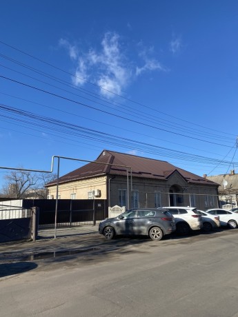 arenda-otdelno-stoiashhee-zdanie-ofis-1769-m2-s-sobstvennym-dvorom-i-parkovkoi-big-1