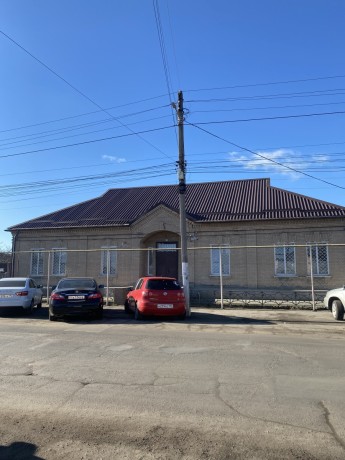 arenda-otdelno-stoiashhee-zdanie-ofis-1769-m2-s-sobstvennym-dvorom-i-parkovkoi-big-0