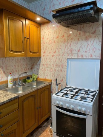 pervaia-sdaca-2-x-kom-kvartira-v-kirovskom-r-ne-ul-sutova-sirokii-big-3