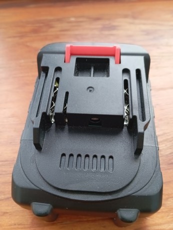 korpus-akb-dlia-elektroinstrumenta-big-2