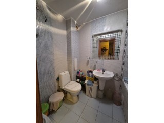 3-х ком. квартира в Калининском р-не, б. Шахтостроителей