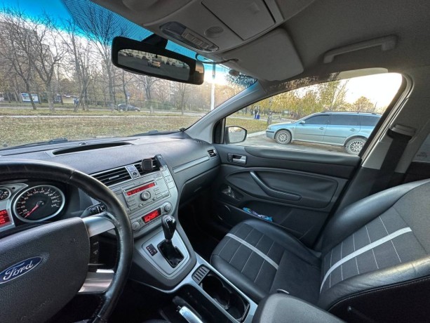 ford-kuga-ford-kuga-2011g-big-1
