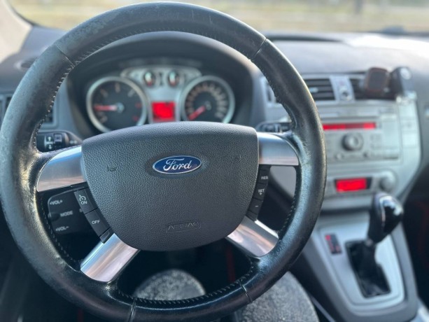 ford-kuga-ford-kuga-2011g-big-3