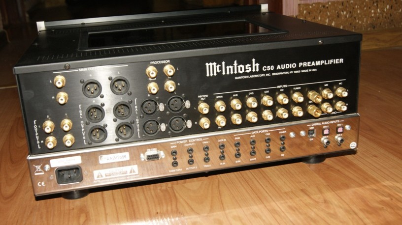 predusilitel-mcintosh-c-50-big-3